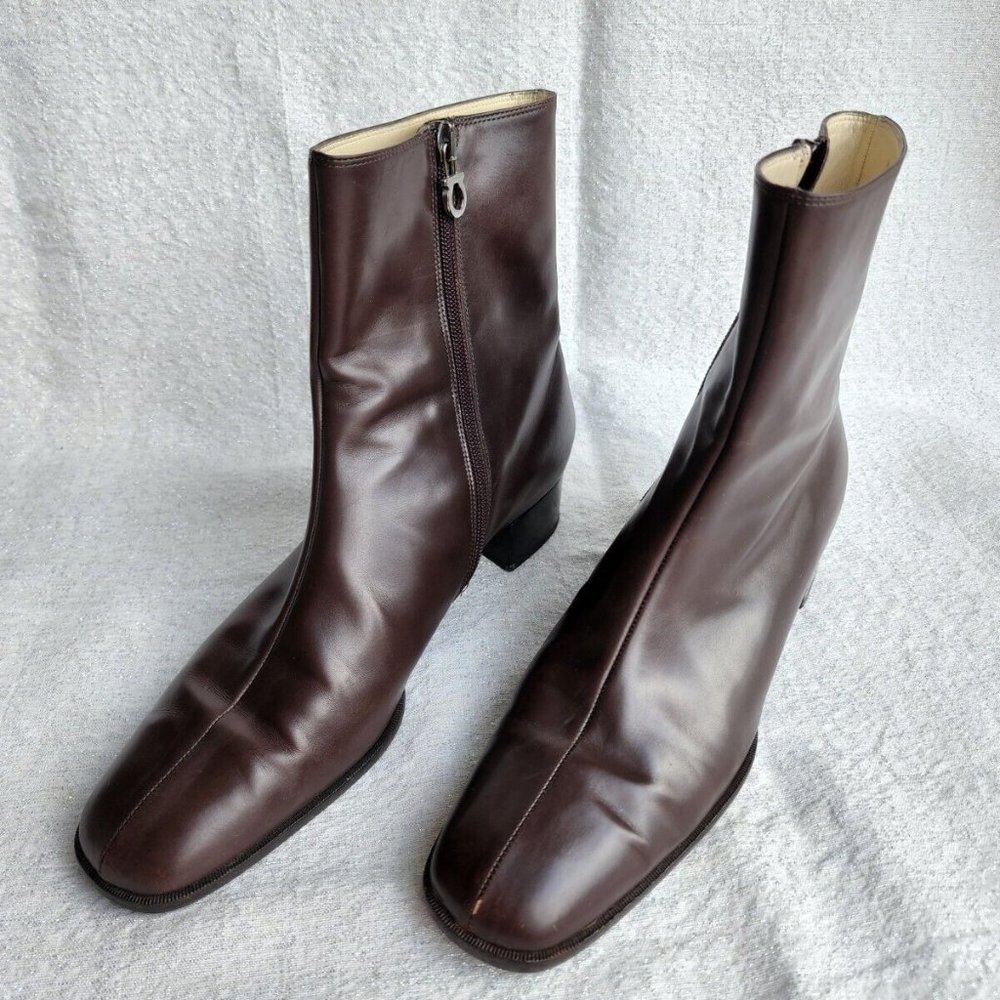 SALVATORE FERRAGAMO BROWN LEATHER ANKLE BOOTS US 9.5 B